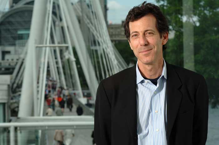 Ralph Rugoff, director de la Hayward Gallery de Londres