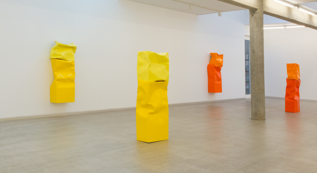 "Ángela de la Cruz. Mudanza" en la Galería CarrerasMugica