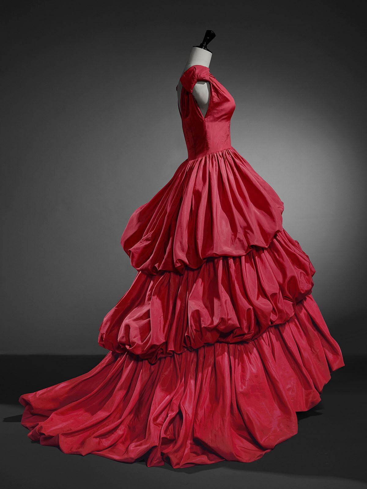 "Cristóbal Balenciaga. Moda y patrimonio" en el Museo Balenciaga