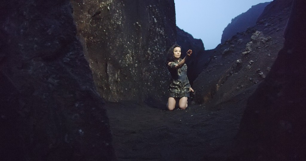 Björk. Black lake