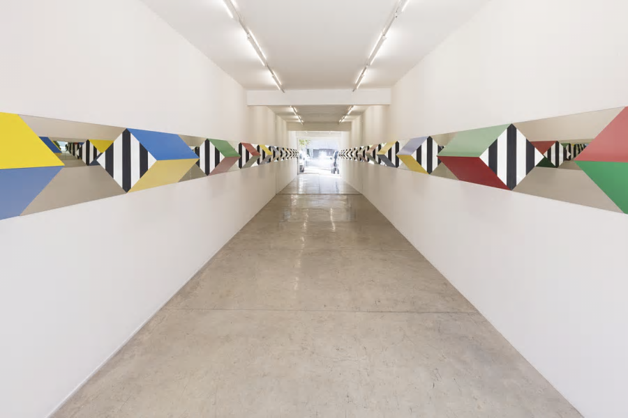 Daniel Buren en la Galería Nara Roesler
