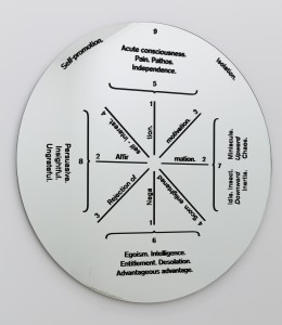 Liz Magic Laser. Inflective Medallion, 2015 Cortesía de Stigter van Doesburg y Carlos Ishikawa