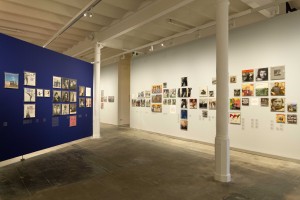 Imagen de sala de la exposición "Total Records" © Gala Font de Mora