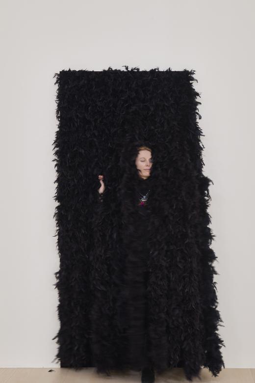 Esther Ferrer. Entrada a una exposición, 1990-2018. Fotografía: Erika Ede