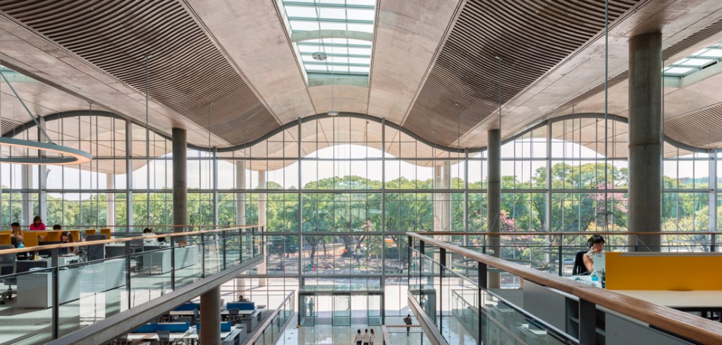 Norman Foster. Casa de Gobierno, 2010-2015. © Nigel Young / Foster+Partners