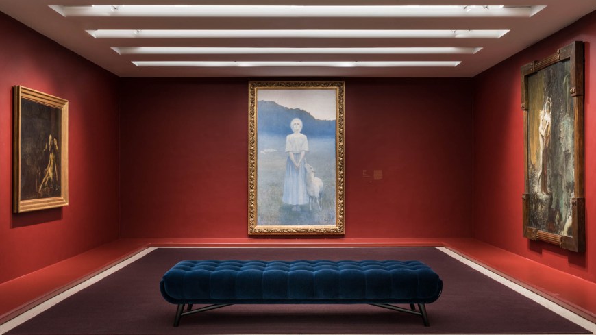 Vista de la exposición "Mystical Symbolism: The Salon de la Rose+Croix in Paris, 1892–1897" en el Solomon R. Guggenheim Museum