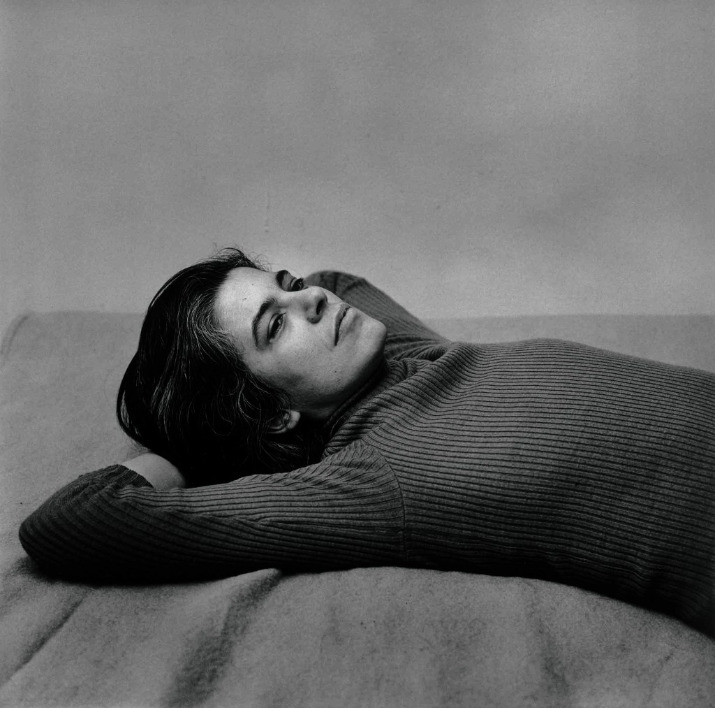 Peter Hujar. Retrato de Susan Sontag tumbada, 1975.