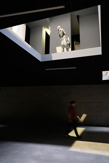 Juan Muñoz. Double Bind, 2001. Instalación en PLANTA, 2017. Foto: masdearte