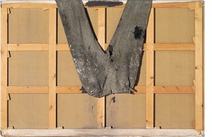 Antoni Tàpies. Pantalons sobre bastidor, 1971