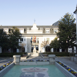Bibliotecario/a en el Ayuntamiento de Majadahonda. Convocada oposición libre. Envío de solicitudes hasta el 11 de junio de 2018