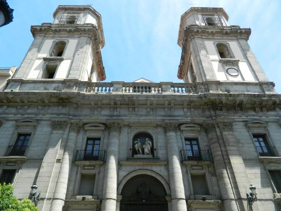Iglesia de San Isidro. Portada