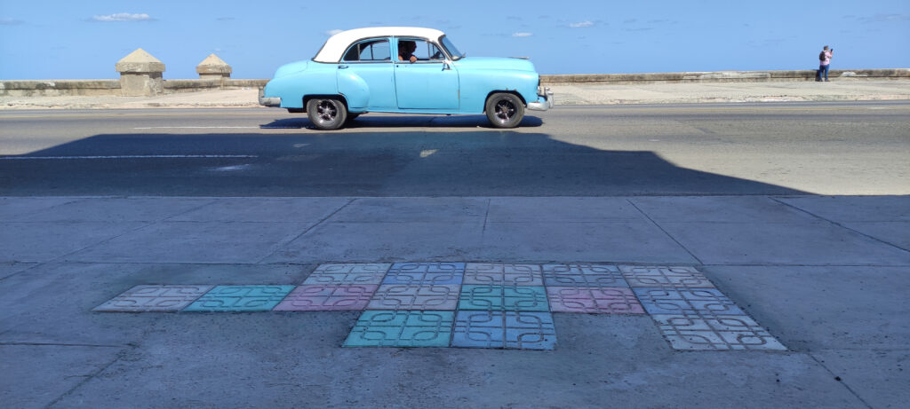 Lara Ruiz. Terreno modular. Bienal de La Habana, 2002. Fotografía: Lara Ruiz