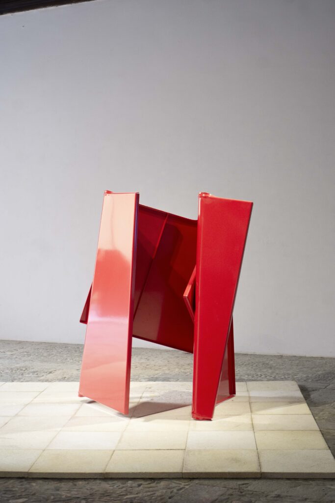 Rafa Munárriz. Clivia traffic red, 2025