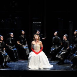 Lady Macbeth del distrito de Mtsensk. producción de la Ópera Helikon de Moscú en el Teatro Comunale de Bolonia en diciembre de 2014