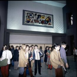 CaixaForum Barcelona restaura en vivo el tapiz de la estrella de Miró