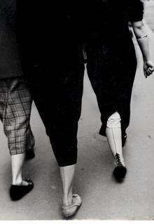 Oriol Maspons. Tres jambes, 1956