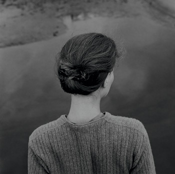 Emmet Gowin. Edith, Chincoteague Island (Virginia), 1967. © Emmet Gowin, cortesía Pace/MacGill Gallery, New York