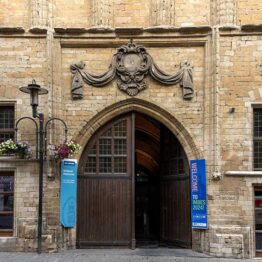 Lovaina celebra los 600 años de su universidad con una nueva ruta del arte