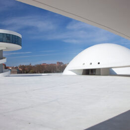 Museo Reina Sofía y Centro Niemeyer realizarán proyectos culturales conjuntos