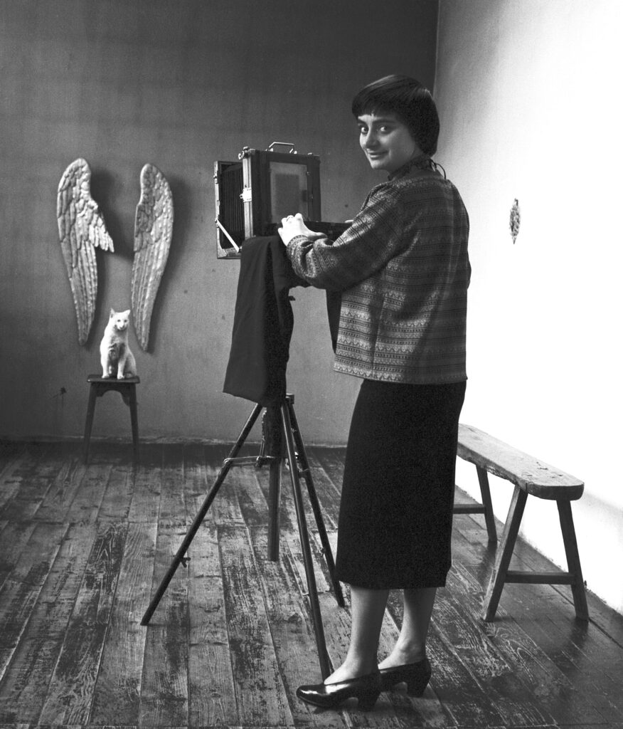 Agnès Varda en su estudio de la Rue Daguerre, 1955. Succession Agnès Varda