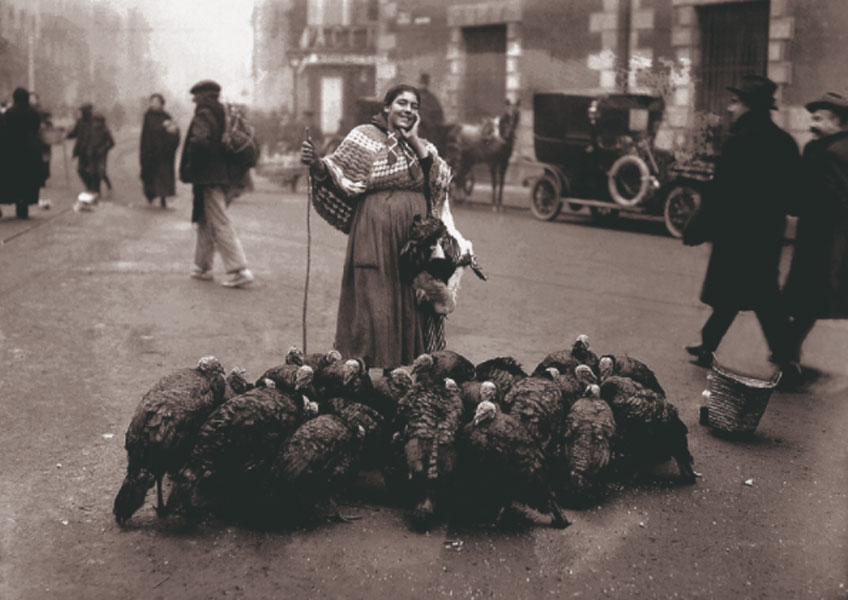 Vendedora de pavos, diciembre de 1922©Alfonso. Vegap, Madrid, 2021