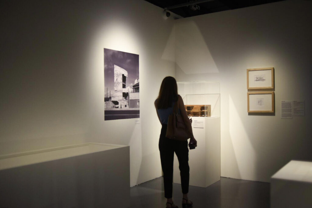 Vista de la exposición "La arquitectura japonesa desde 1950: Espacios plurales". Centre Pompidou, Málaga