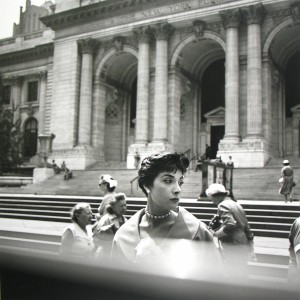Vivian Maier. New York Public Library, 1952
