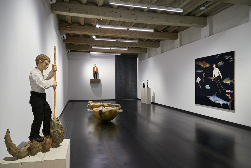 Vista de sala de la exposición "Stephen Balkenhol, nuevas esculturas"