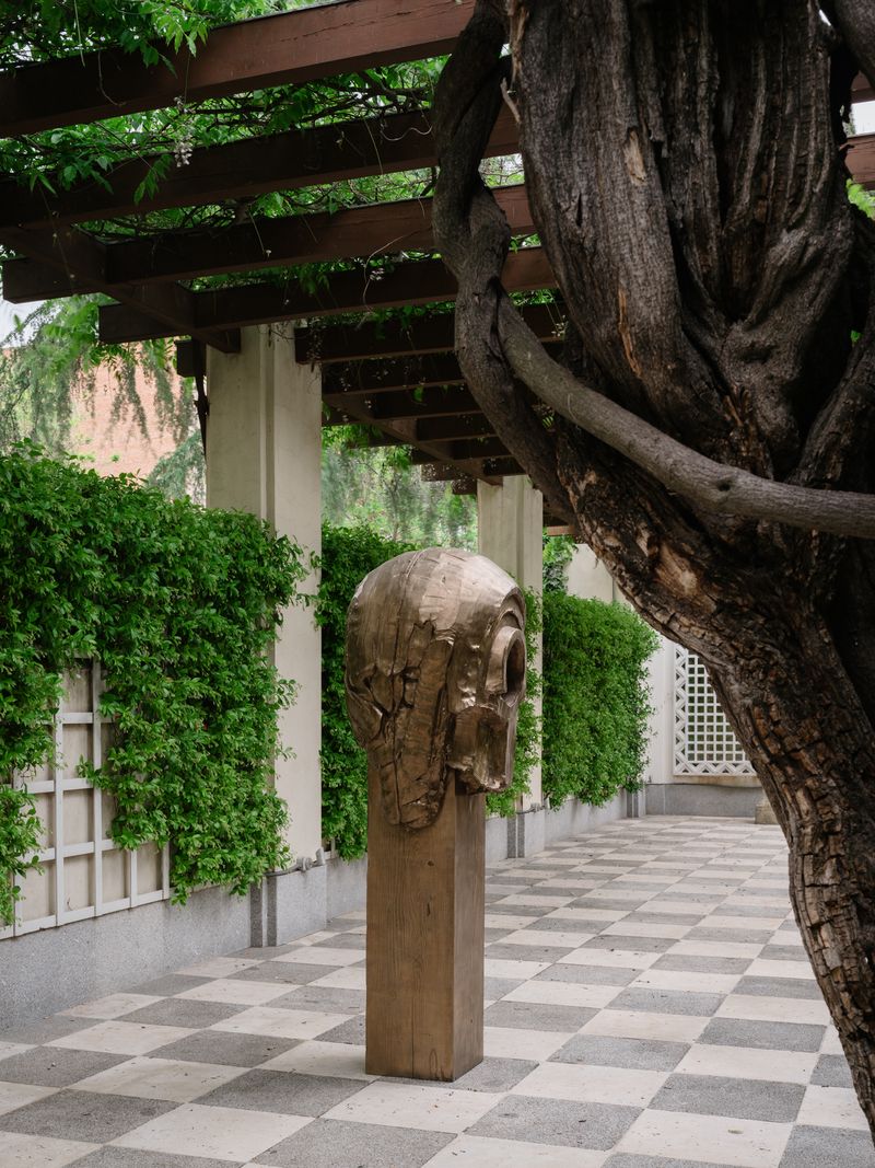 Thomas Houseago. Classical Head I, 2010