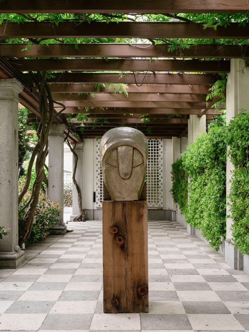 Thomas Houseago. Classical Head I, 2010