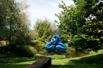 Jeff Koons. Balloon flower (blue), 1995-2000