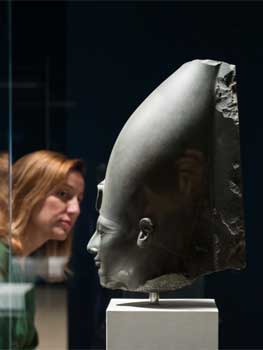 Vista de la exposición "Faraón. Rey de Egipto" en CaixaForum Madrid