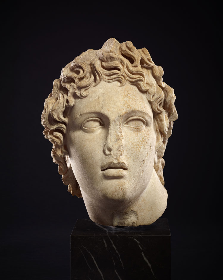 Cabeza de Alejandro Magno, mármol, romano, siglo II d.C. © Trustees of the British Museum
