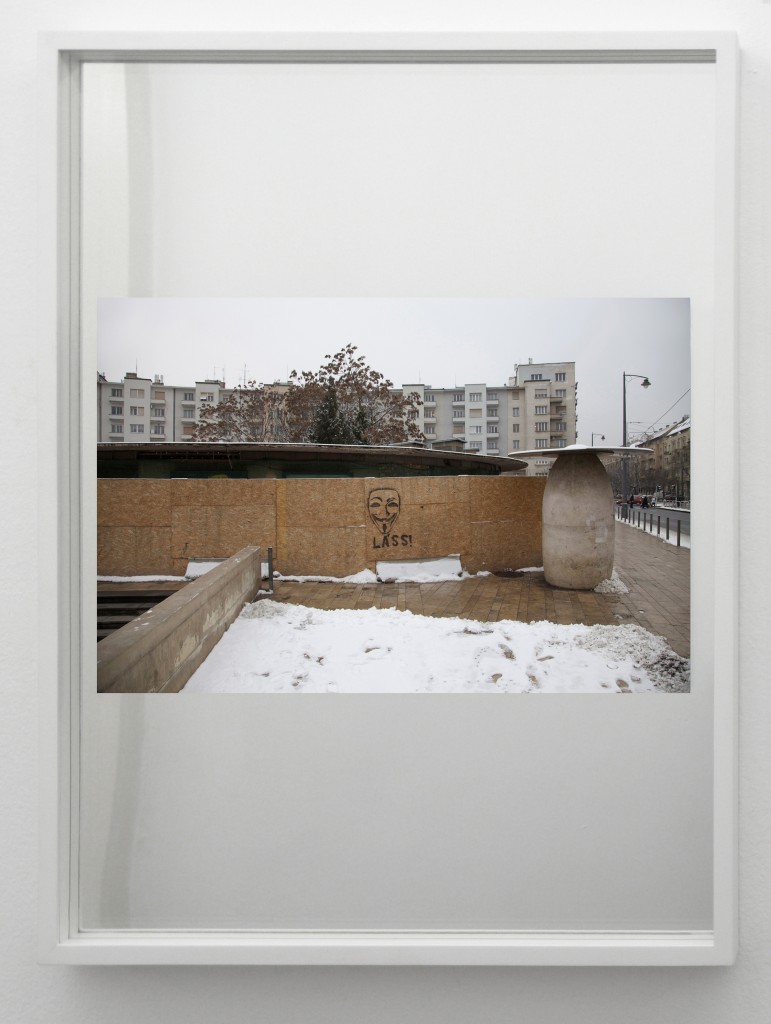 Andreas Fogarasi. Mirror (Móricz Zsigmond körtér, Budapest), 2013