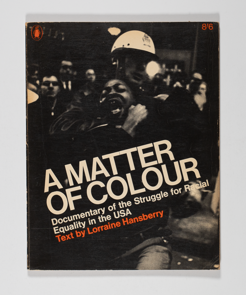 A Matter of Colour. Documentary of the struggle for racial equality in the USA. Fotografía: Danny Lyon y otros. London Penguin Books, 1965