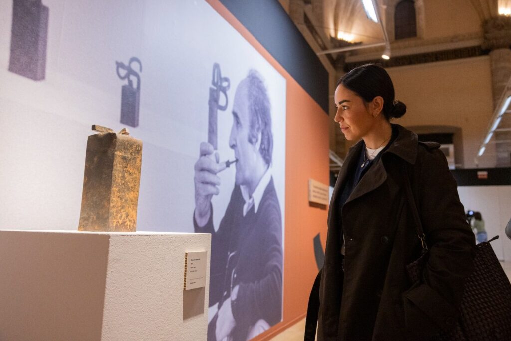 Eduardo chillida. Soñar el espacio. Lonja de Zaragoza. Fotografía: Chus Marchador. Cortesía de Fundación Ibercaja