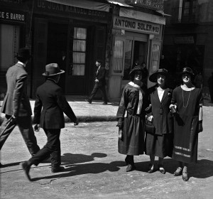 Hermanos Viñuales. Paseo por el Coso Bajo. Ca.1920-1929. Fototeca de la DPH, Fondo Hermanos Viñuales 