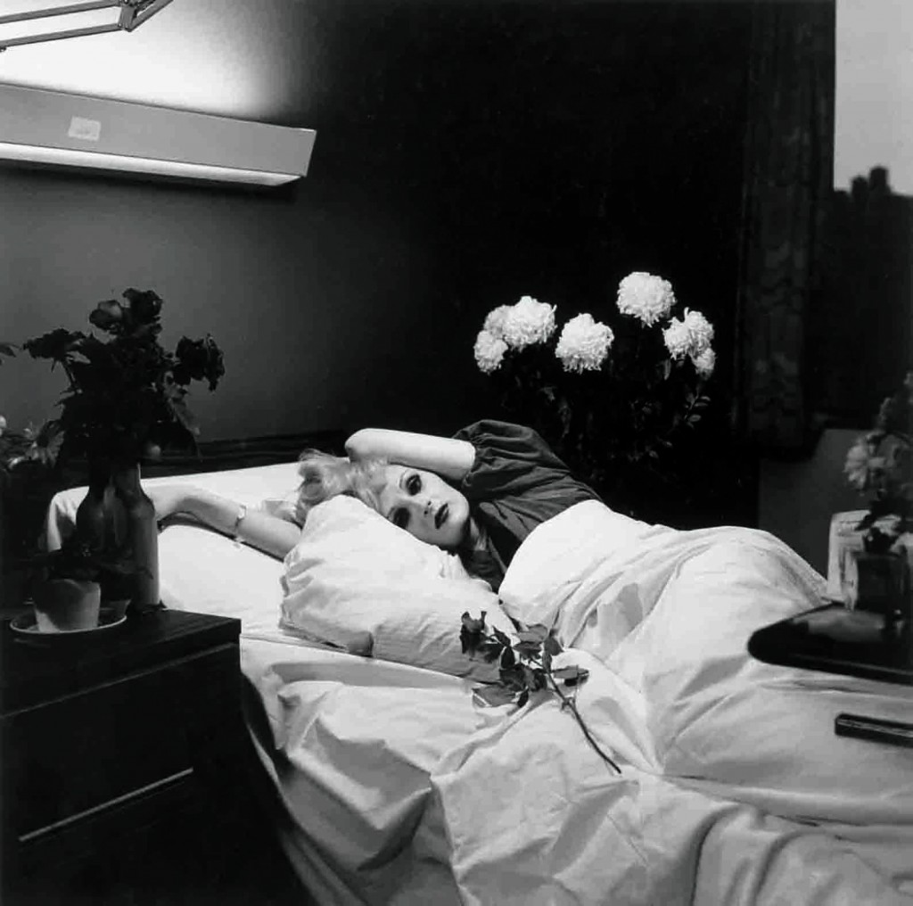 Peter Hujar. Candy Darling on Her Deathbed, 1973. Colección de Richard y Ronay Menschel © The Peter Hujar Archive, LLC. Cortesía Pace/MacGill Gallery, Nueva York, y Fraenkel Gallery, San Francisco.