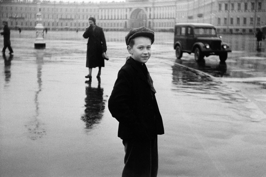 Duane Michals. Boy in Leningrad, 1958. Cortesía de DC Moore Gallery, Nueva York  © Duane Michals