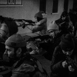 Alex Majoli. La vida es un escenario, el fotoperiodismo su guion. KBr Fundación MAPFRE