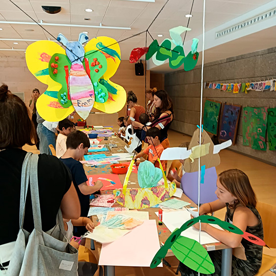 Talleres abiertos de Navidad: Tejer lo invisible. Artium Museoa