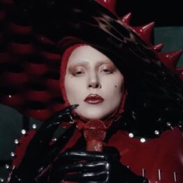 New fashion: moda experimental y performance. CGAC