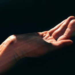 El cuerpo invisible: dibujo y vibración. Taller con Eulàlia Valldosera en el Instituto Valenciano de Arte Moderno. IVAM