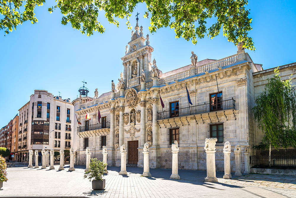 3 Ayudantes de Archivos, Bibliotecas y Museos en la Universidad de Valladolid