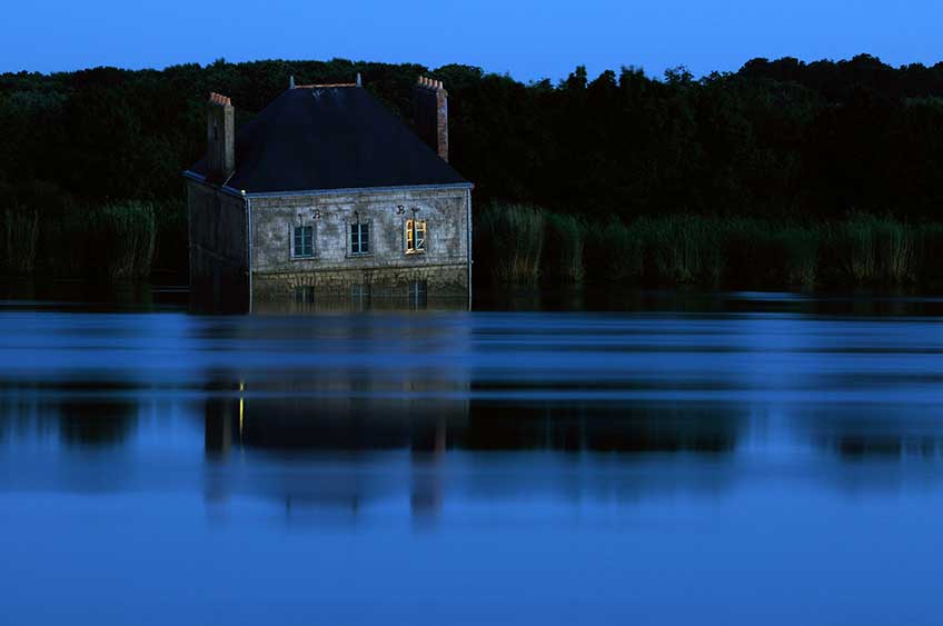 Jean Luc Courcoult. La Maison dans la Loire. Couëron création pérenne Estuaire, 2007-©-Bernard-Renoux.jpg