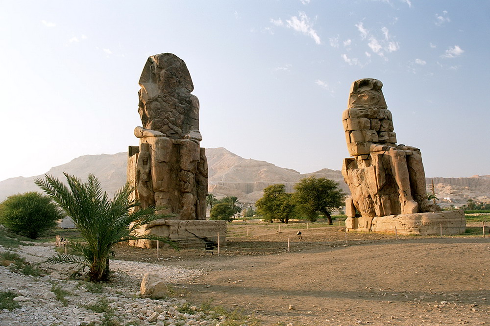 Colosos de Memnon, Tebas