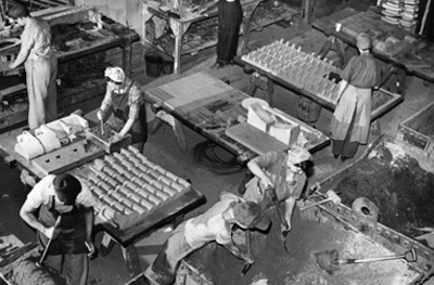 Margaret Bourke-White. Women at work in the foundry of the Carnegie-Illinois Steel Company, 1943. © Time & Life / Getty Images