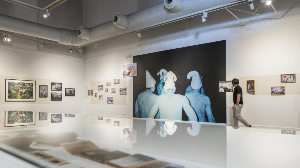 Exposición "Abierto por vacaciones". Sala Amós Salvador, Logroño