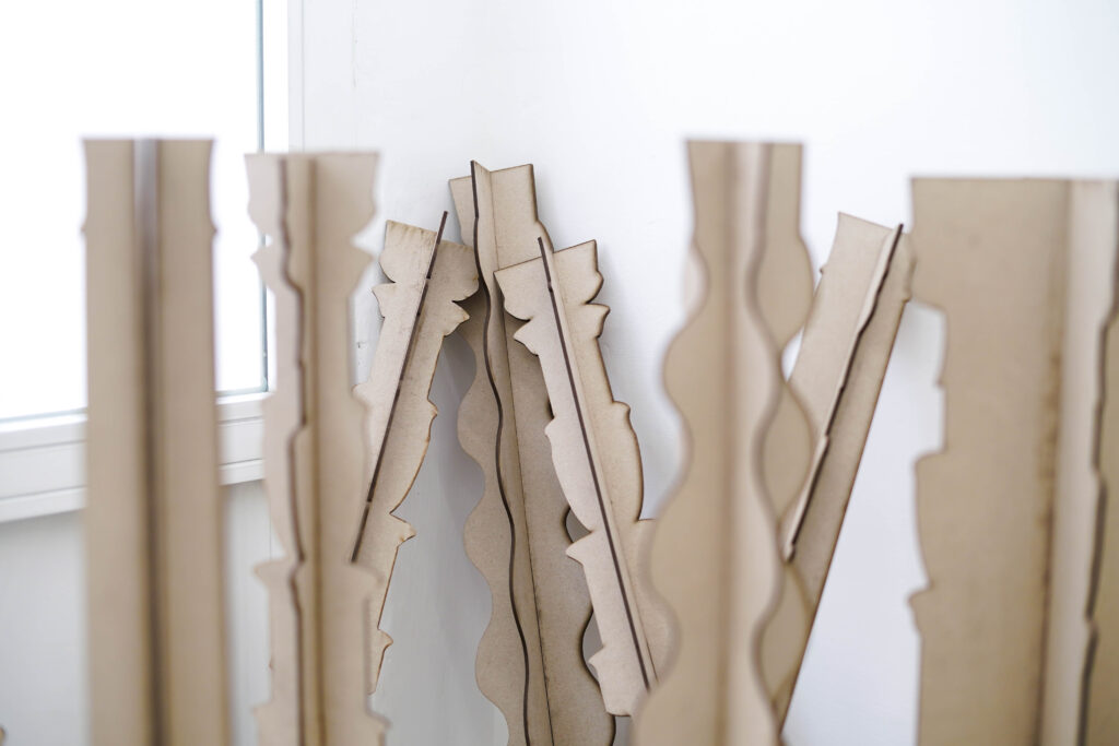 Hodei Herreros. Las comensales. Una propuesta ornamental para Orgoreyn. Fuentenueva Espacio-Arte, Granada, 2022