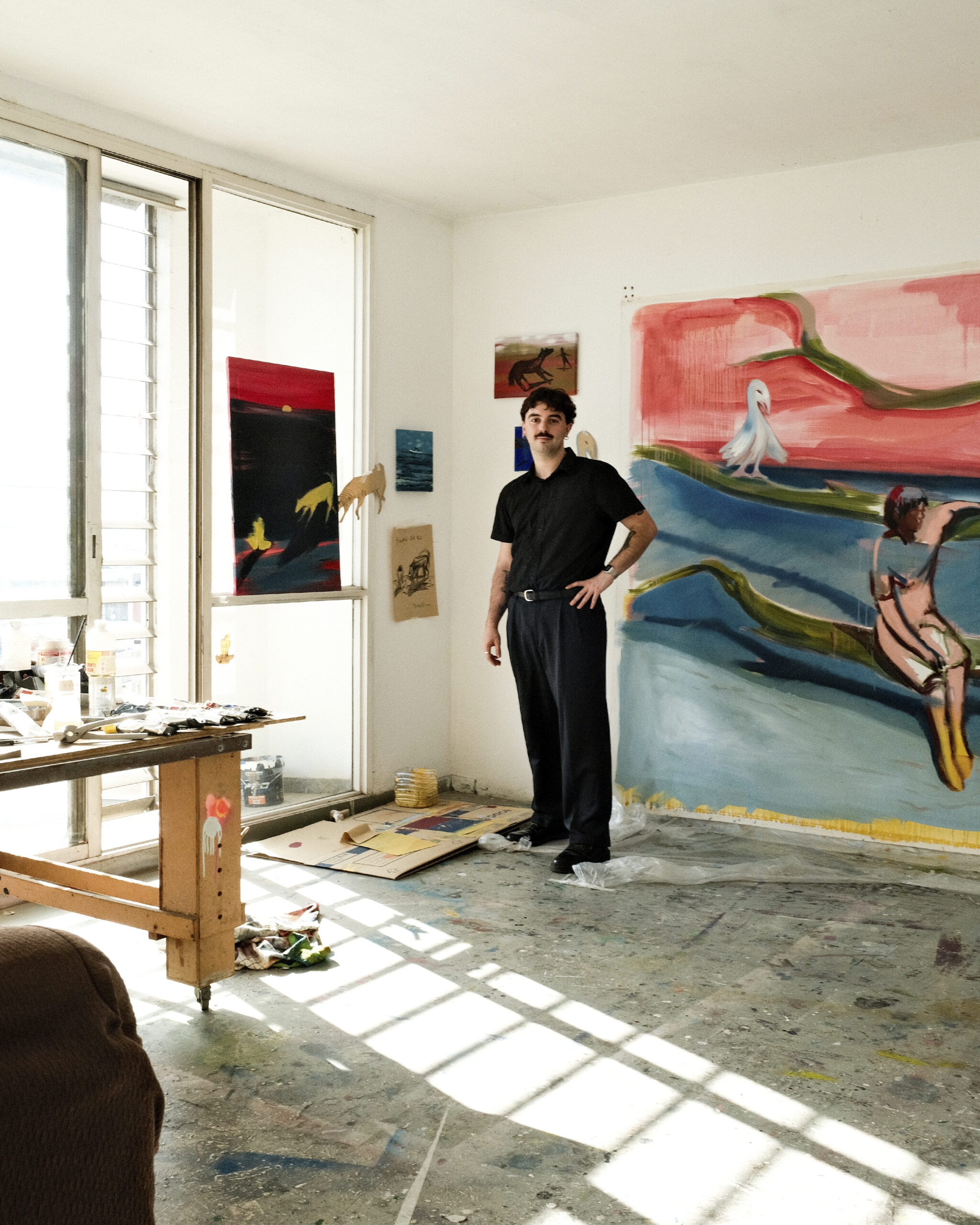 Ignacio San Martín Godoy en su estudio en Piramidón, Barcelona